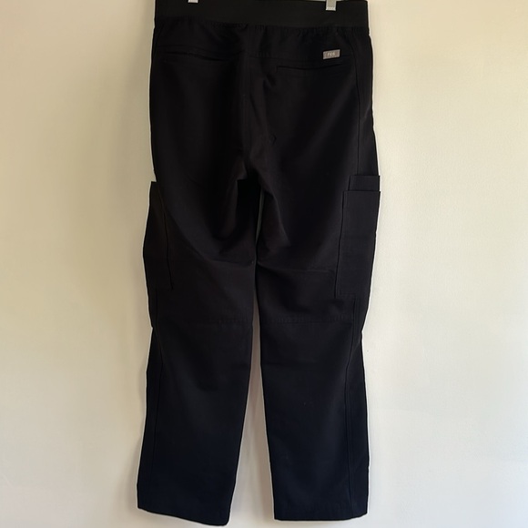 Figs Axim Cargo Scrub Pants Size Small Short - Picture 8 of 10